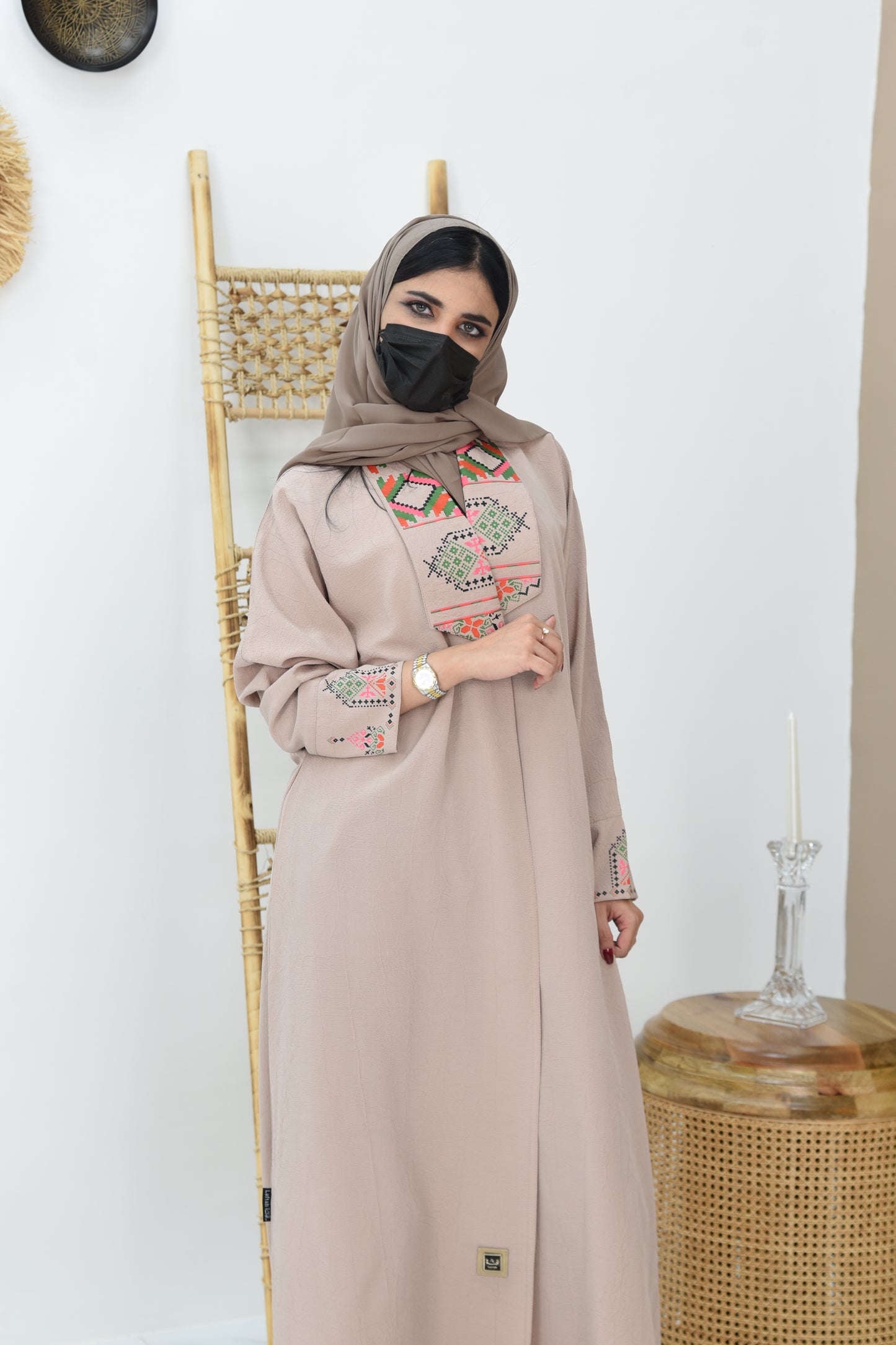 Embroidered Linen Abaya – Blush Beige with Traditional Tatreez Accents