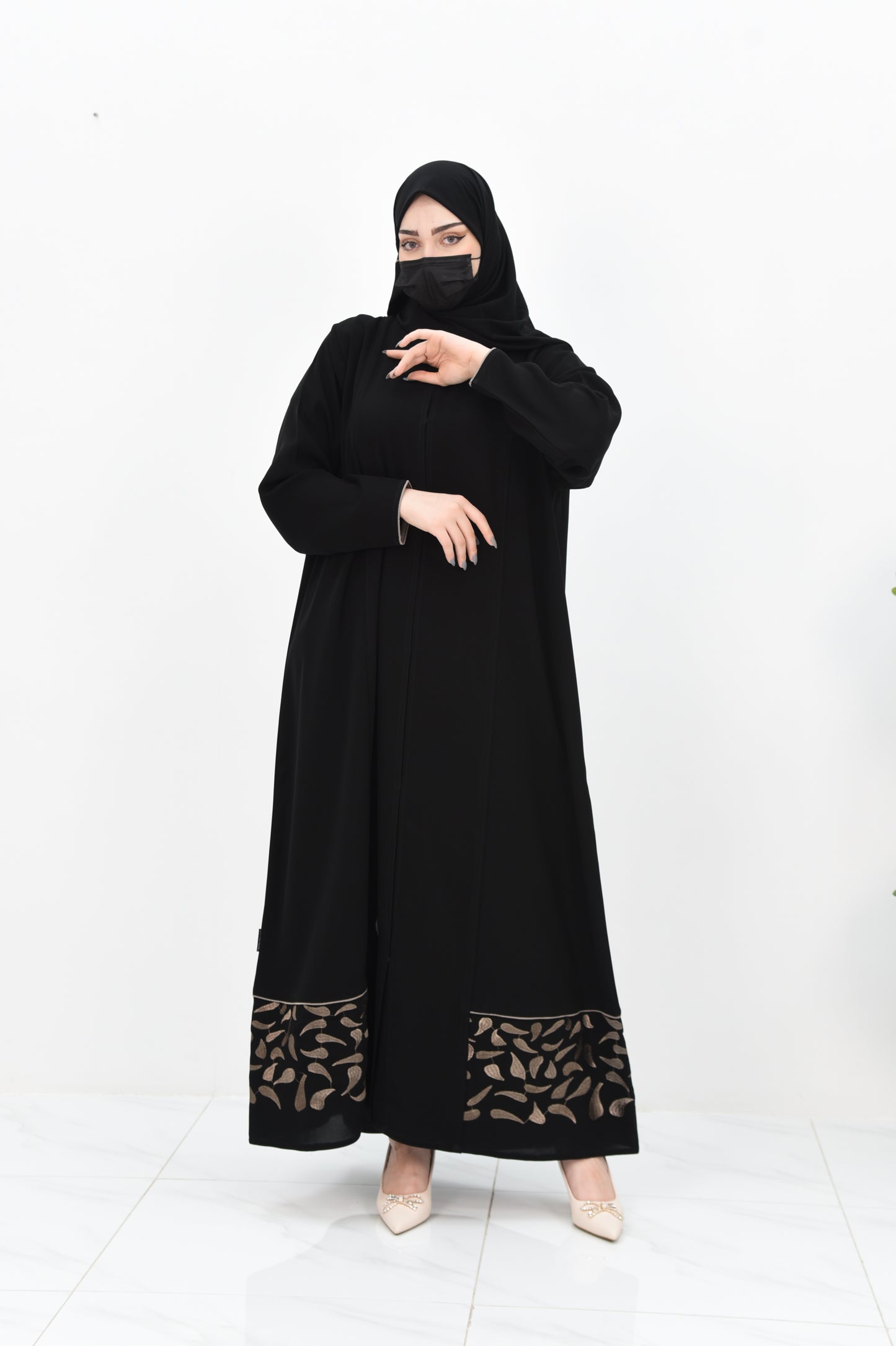 Elegant abaya with enchanting beige embroidery