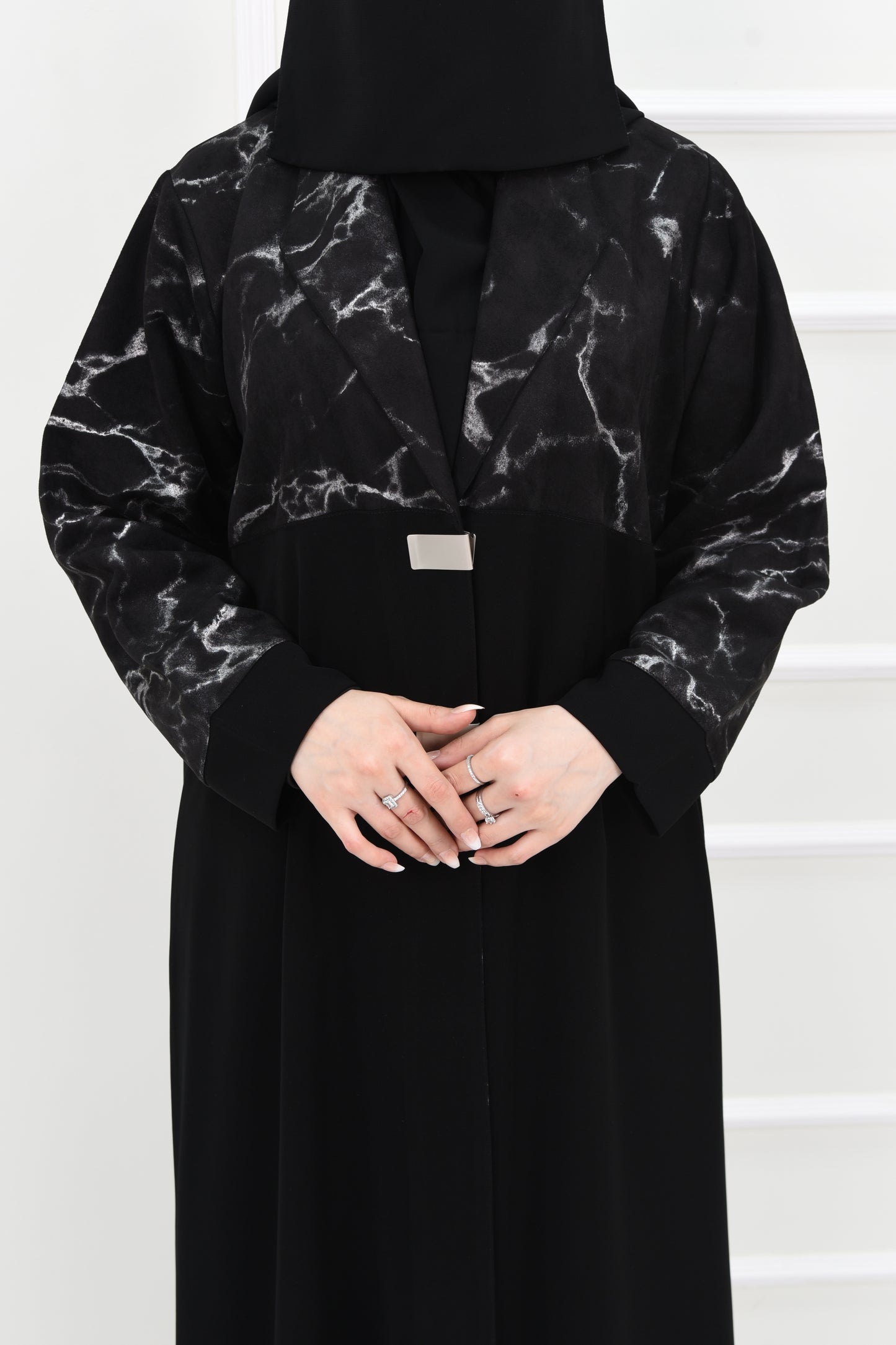 Black Marble-Patterned Abaya with Modern Metallic Clasp
