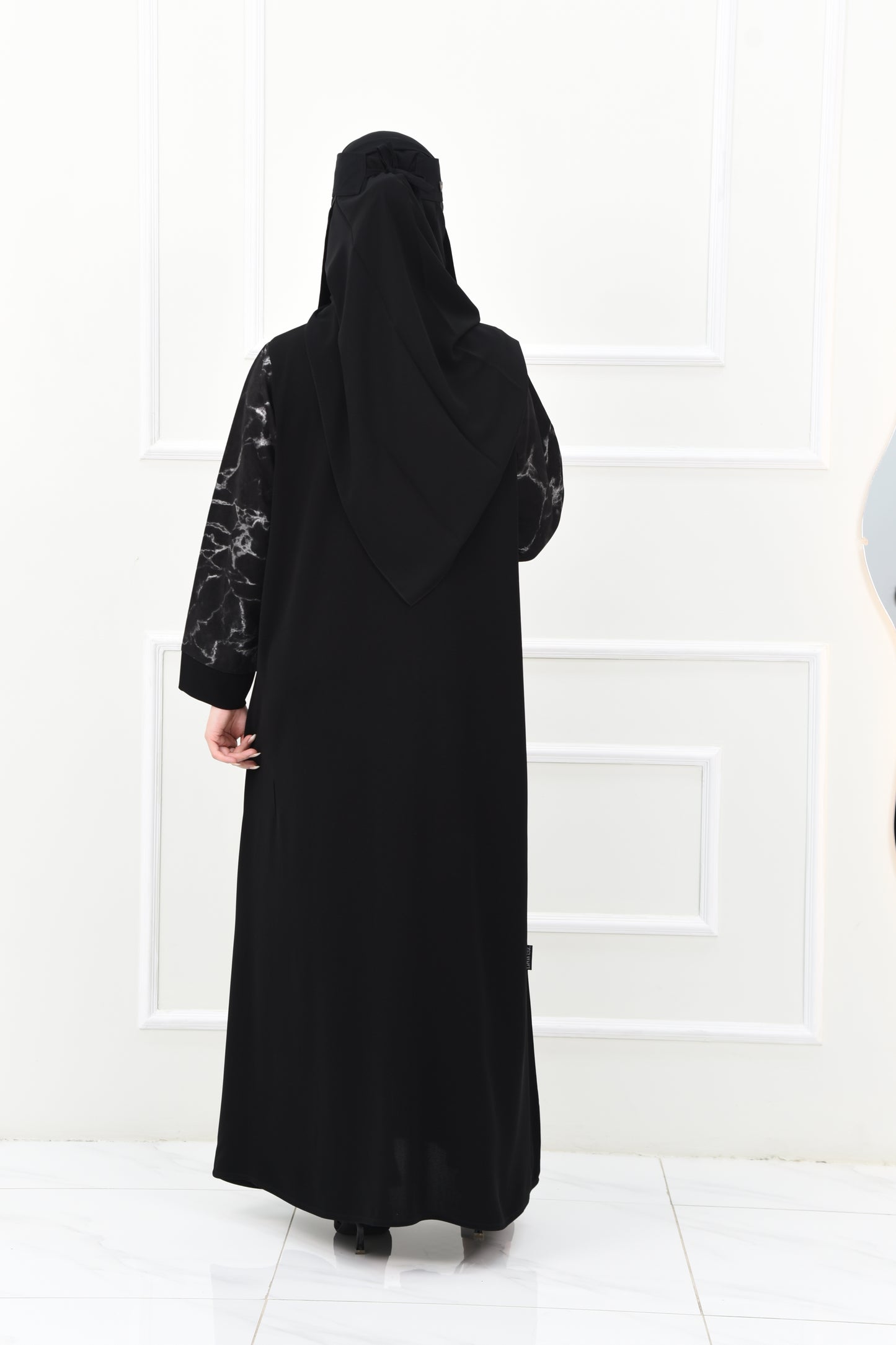 Black Marble-Patterned Abaya with Modern Metallic Clasp