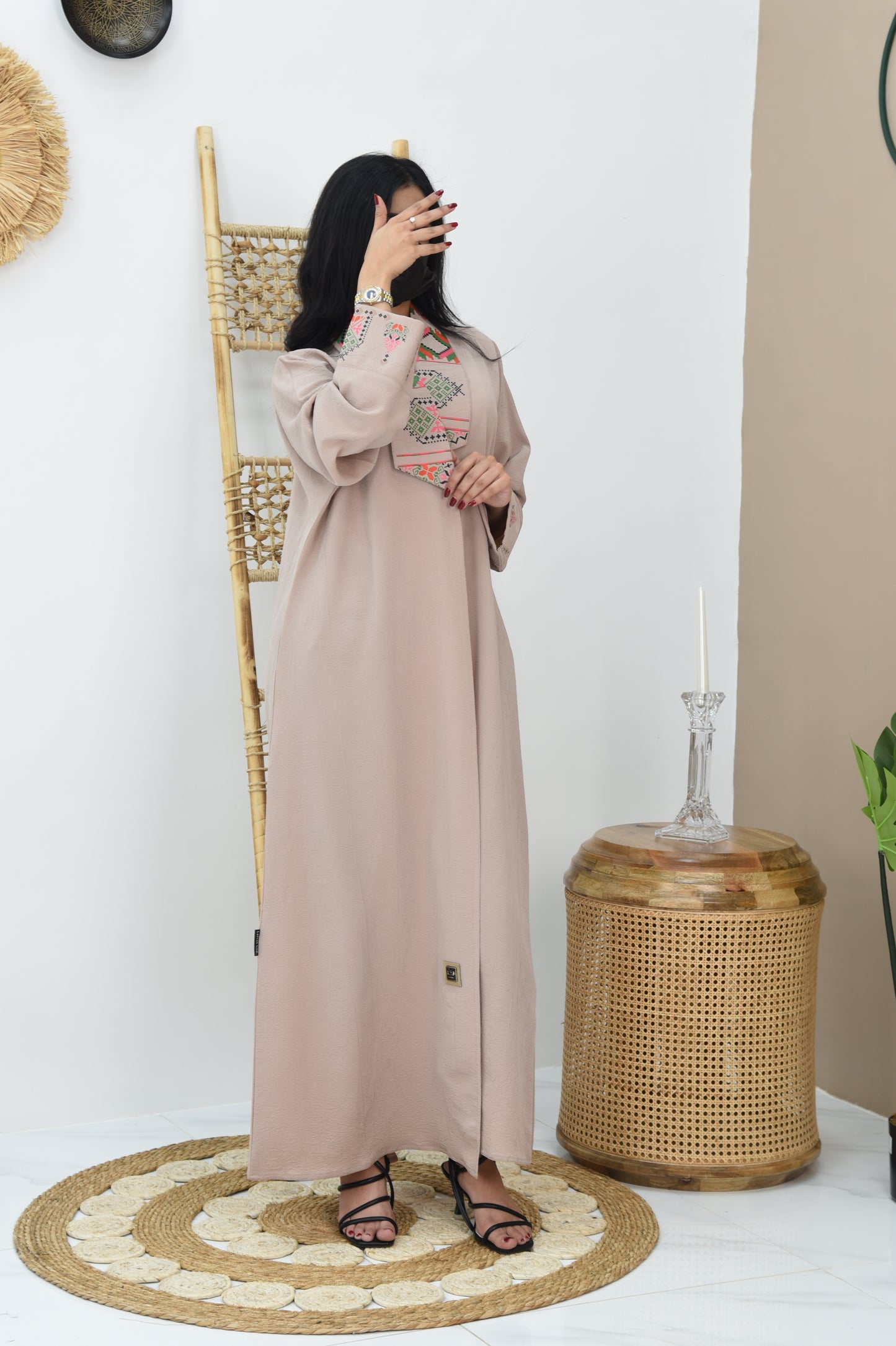 Embroidered Linen Abaya – Blush Beige with Traditional Tatreez Accents