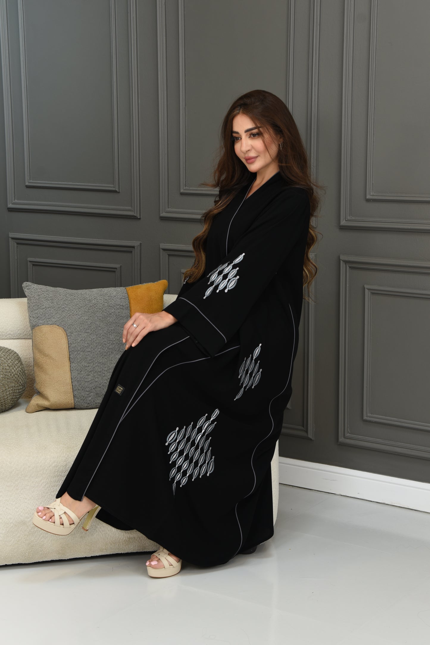 Sky-Embroidered Elegance Besht