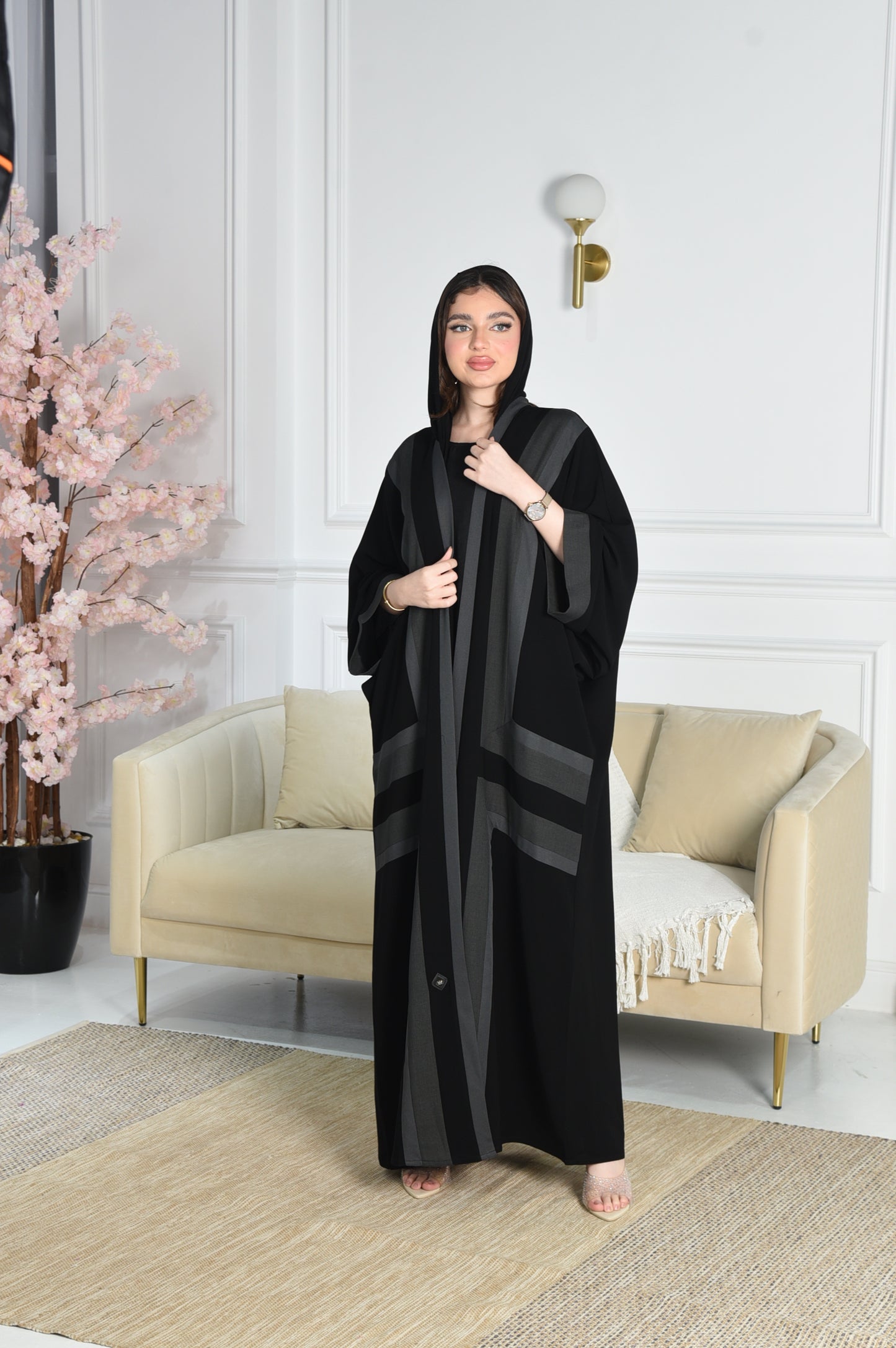 Black besht with grading gray pattern