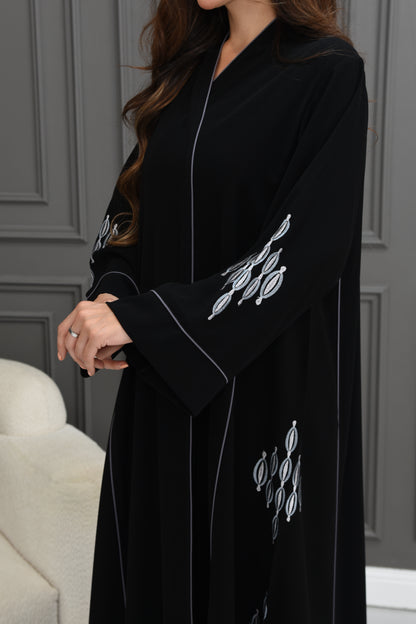 Sky-Embroidered Elegance Besht