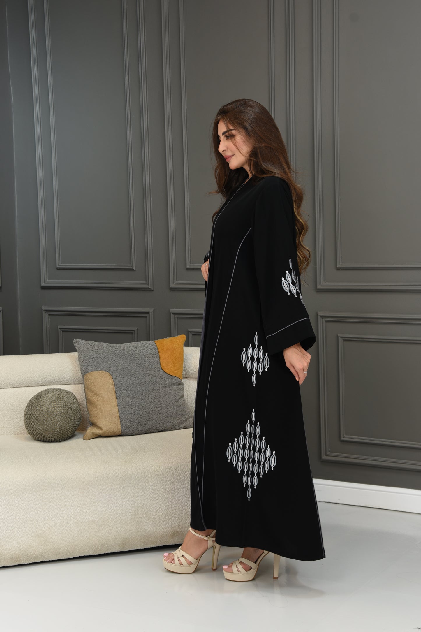 Sky-Embroidered Elegance Besht