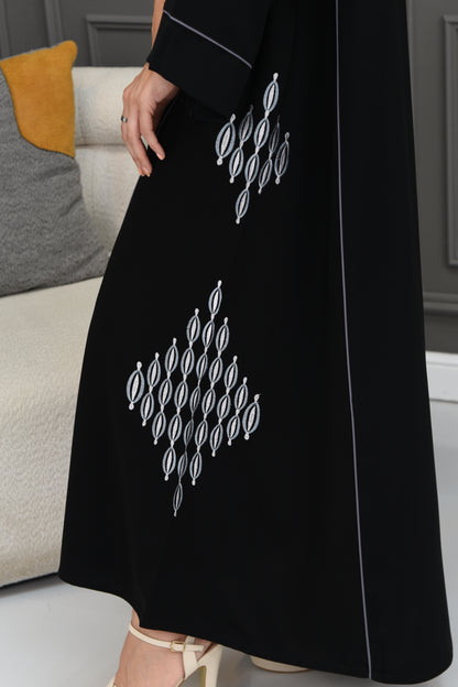 Sky-Embroidered Elegance Besht