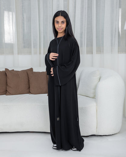 Embellished Girls’ Abaya with Qitan Detailing